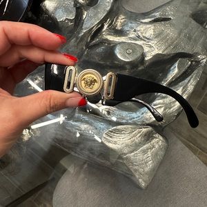 VERSACE VE4361 536087 BLACK GOLD SUNGLASSES INCLUDES BOX CASE